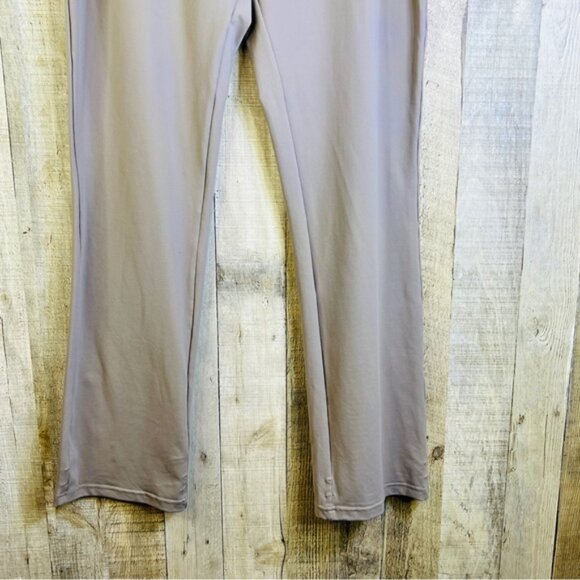 Yoga Fitness Size Medium Rosewood Pull On Pants with Front & Back Pockets - Picture 6 of 12